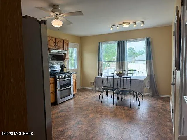 2806 Johnson St — Photo 10