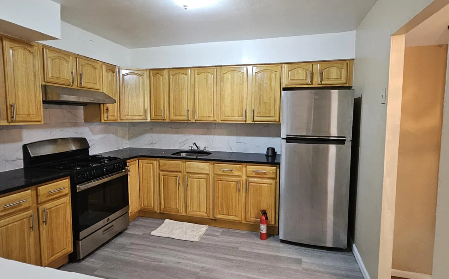3 bed, 1.5 bath, 1200 sqft, $2,950 — Photo 1