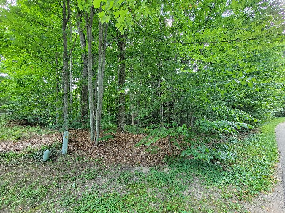 1st image of Knollwood Ln