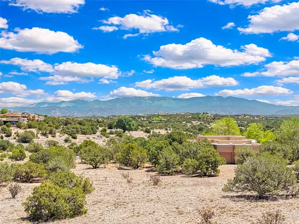 10 Primrose Cir, Santa Fe, NM 87506