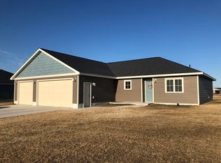 1001 Main Ave S, Roseau, MN 56751