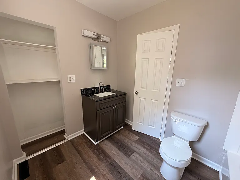 317 Eldred Ave — Photo 20