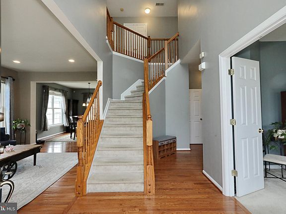 4th image of 5088 Breezewood Ct