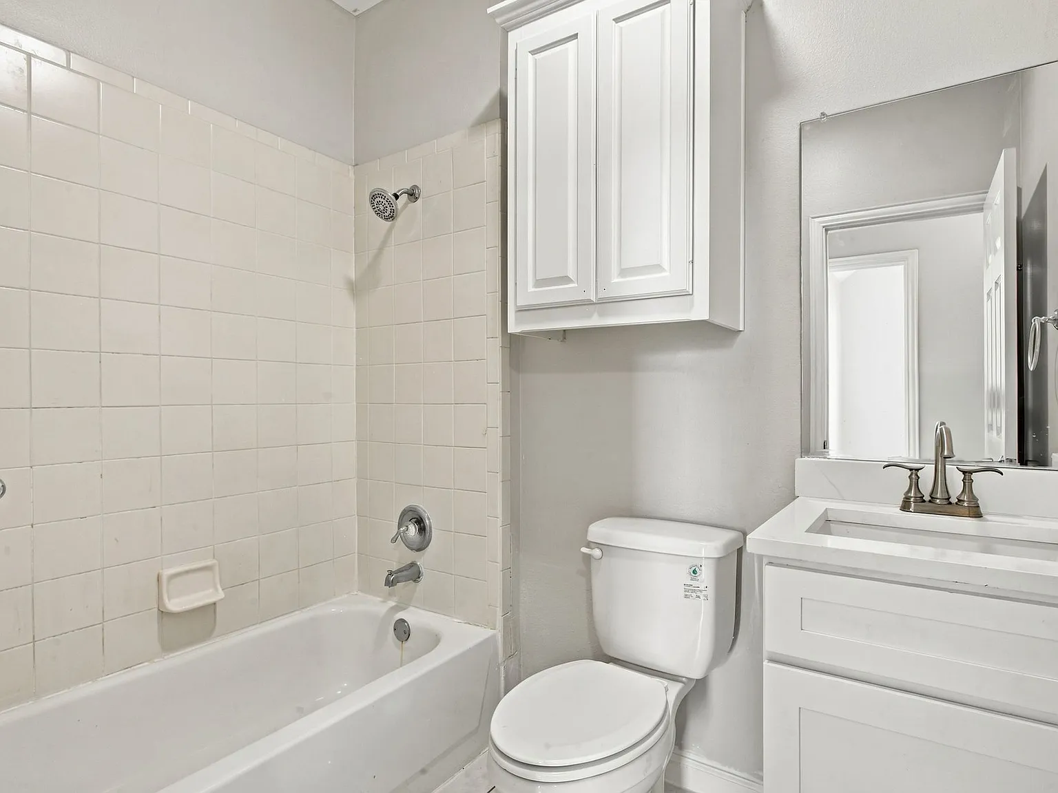 4 bed, 3.5 bath, 2800 sqft, $3,700 — Photo 1