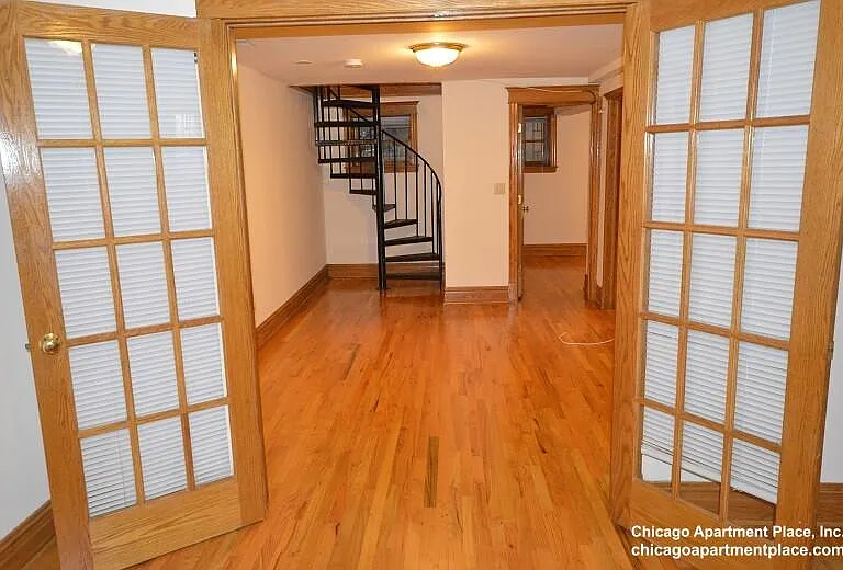 3912 N Greenview Ave #1 — Photo 5