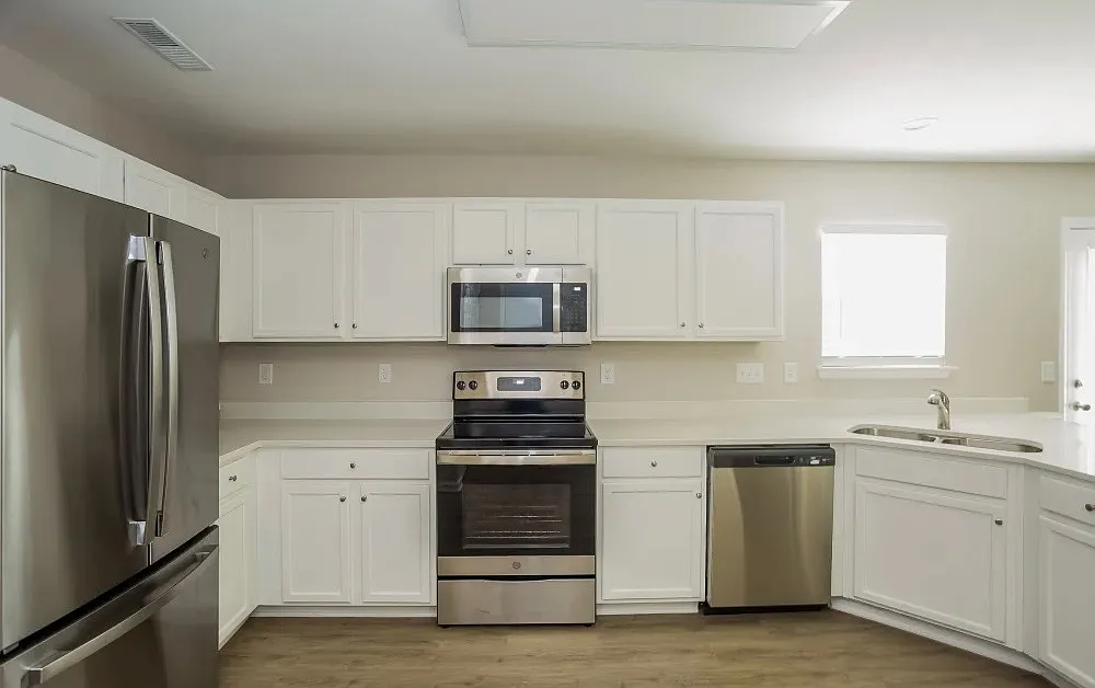 3 bed, 2.5 bath, 1521 sqft, $2,045 — Photo 2