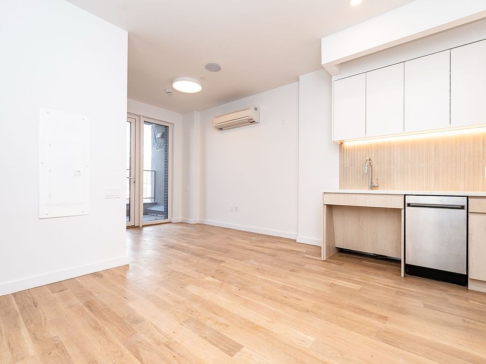 1st image of 550 Sackett St Unit 5