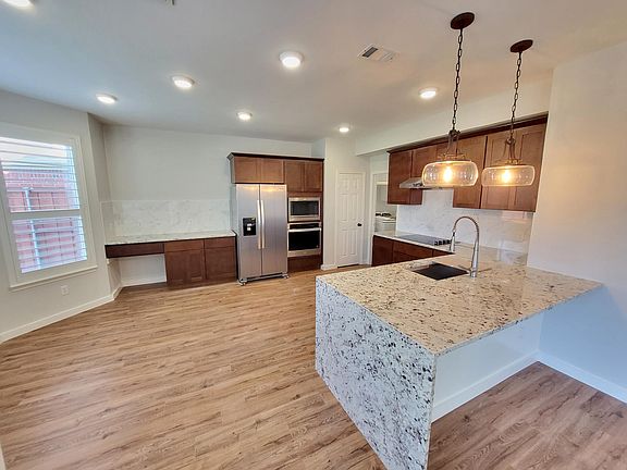 3rd image of 9992 Wyndbrook Dr