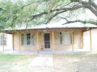 264 Robindale E, Bandera, TX 78003