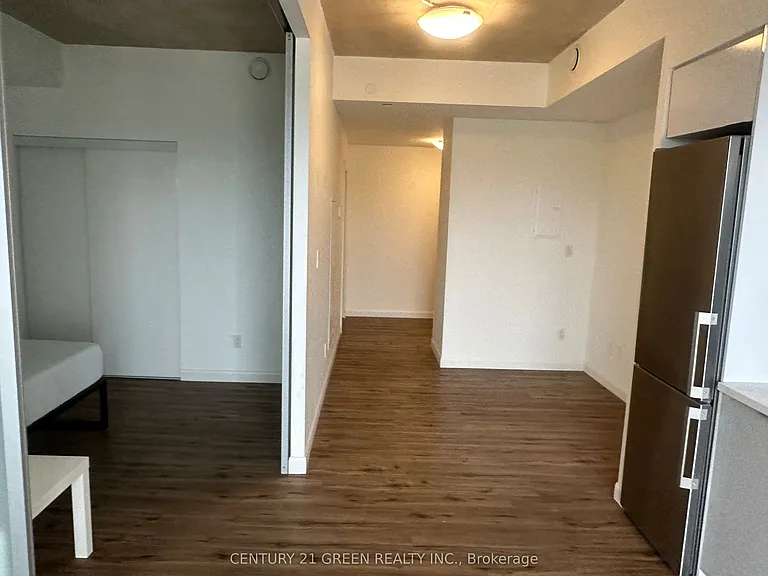 7 Erie Ave #309 — Photo 17
