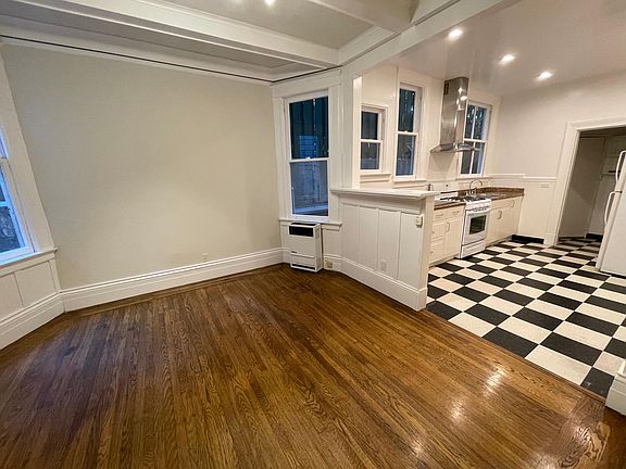 2nd image of 1763 Golden Gate Ave APT 4