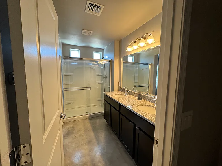 2803 N Fair Oaks Ave — Photo 9