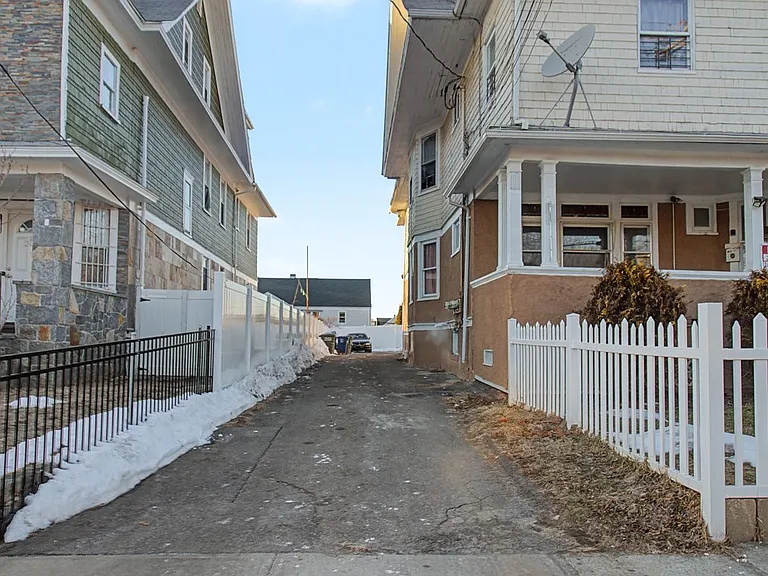 1872 North Ave #3 — Photo 8