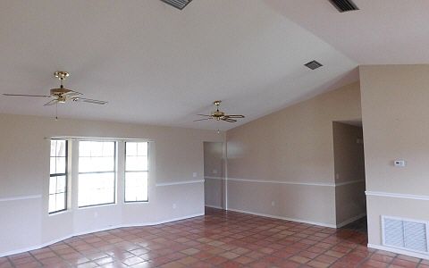 3rd image of 206 SW Duckett Ct