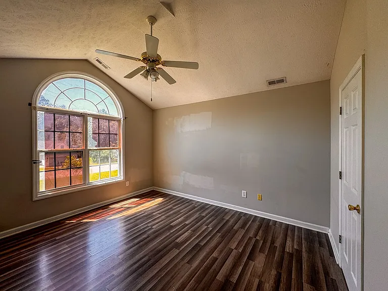 118 Jefferson Dr — Photo 6