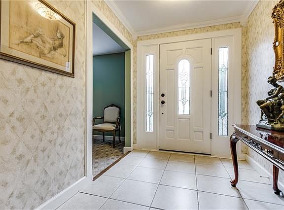 4th image of 3656 Courtdale Dr