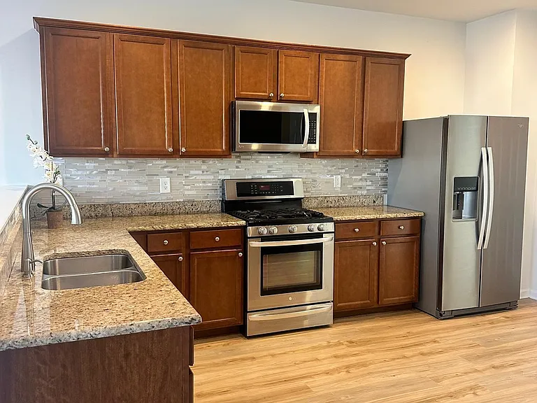 4209 Auburn Hills Dr — Photo 12