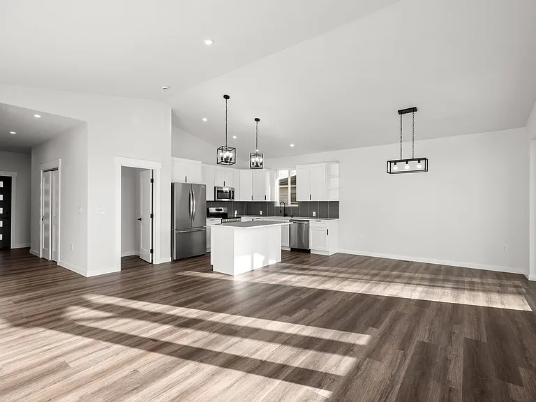 4914 E Fairview Ave — Photo 4