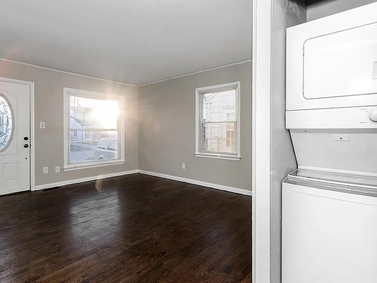 2318 Fisher St — Photo 13