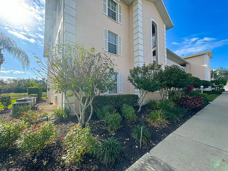 3250 Cypress Glen Way #424 — Photo 3
