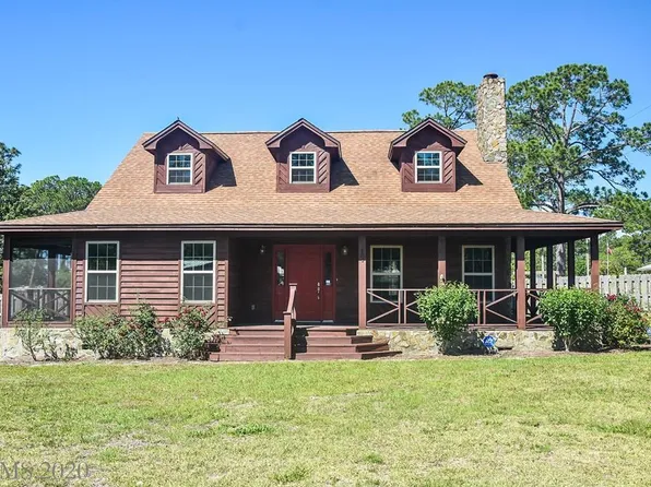 17 7th St, Eastpoint, FL 32328