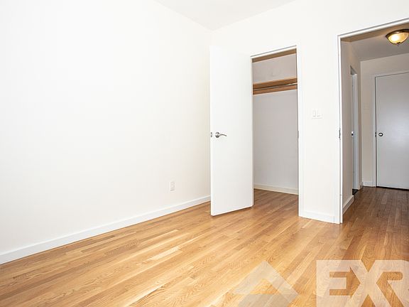 4th image of 261 Eckford St #2R