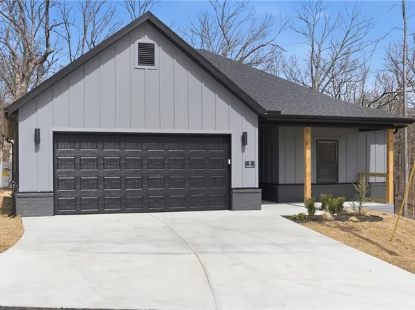 5 Kirkdouglas Ln, Bella Vista, AR 72715