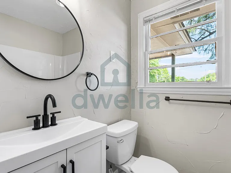 1611 Holland St — Photo 16