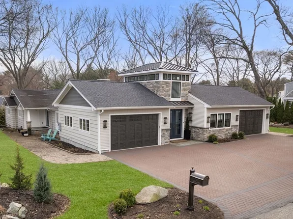 2 Ridge Ave, Natick, MA 01760