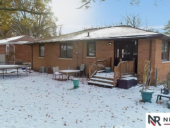 2nd image of 2700 S 41st St