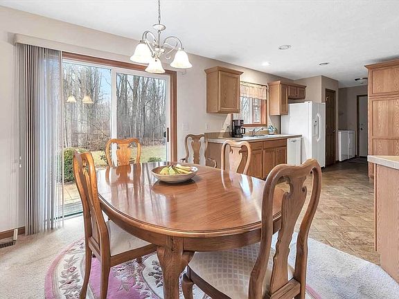5th image of 2967 E Degeer Ct