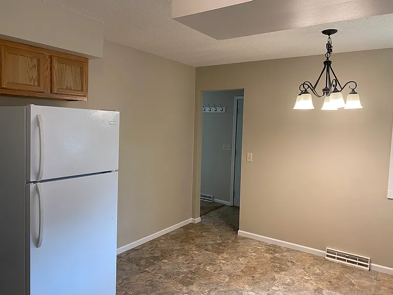 10610 Johnson Cir #10610 — Photo 3