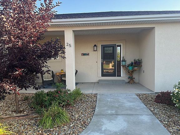 3rd image of 25 Chaparral Cir