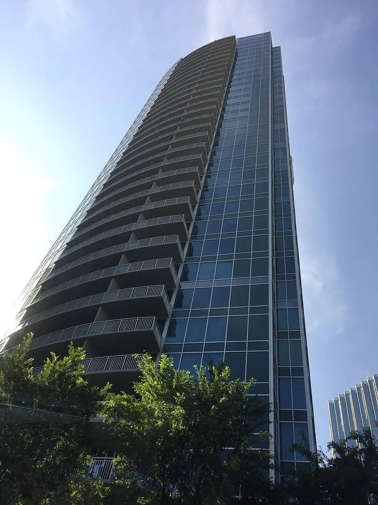 1 bed, 800 sqft, $1,800 — Photo 1
