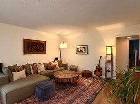 3980 Beethoven St, Los Angeles, CA