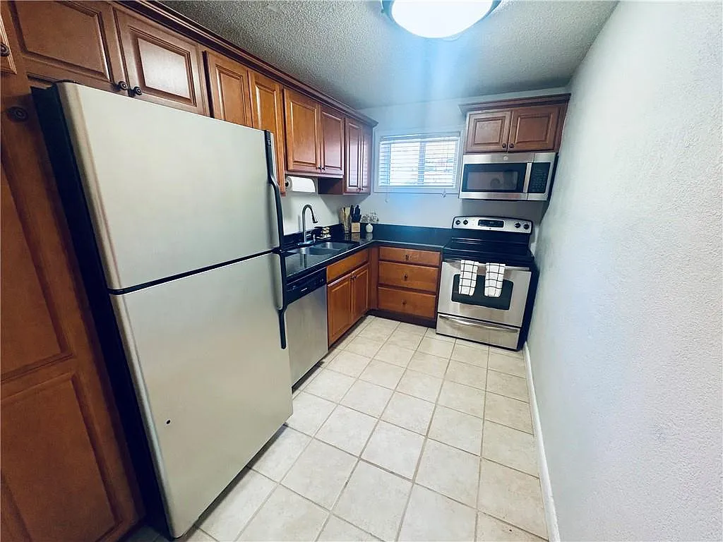 2 bed, 1.0 bath, 795 sqft, $1,500 — Photo 4