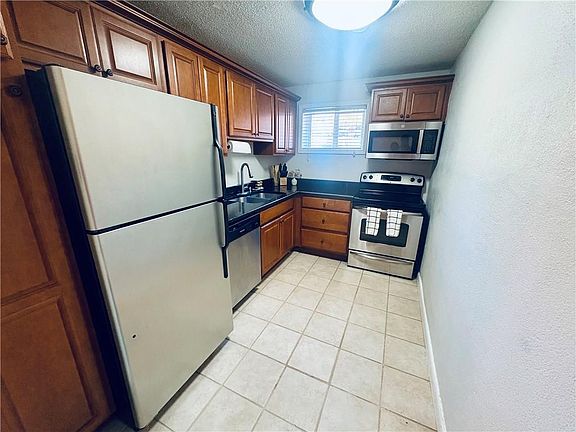 4th image of 250 Little St APT C101