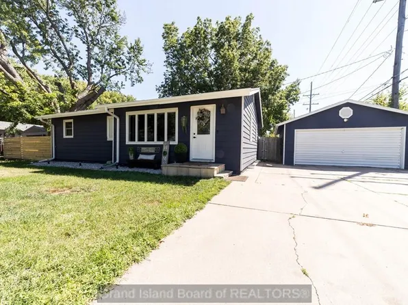 2815 Cottage St, Grand Island, NE 68803