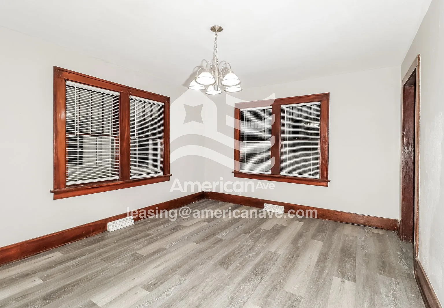 3 bed, 1.0 bath, 1344 sqft, $983 — Photo 3