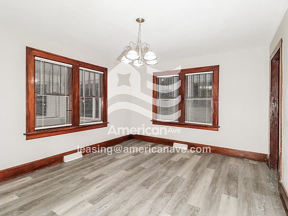 1581109_003_dining_room_13654520.jpg