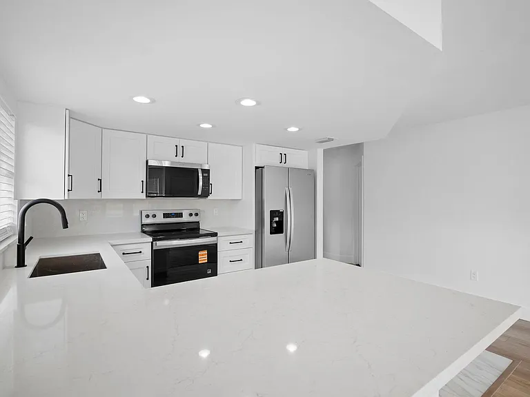 617 Hancock Bridge Pkwy — Photo 12