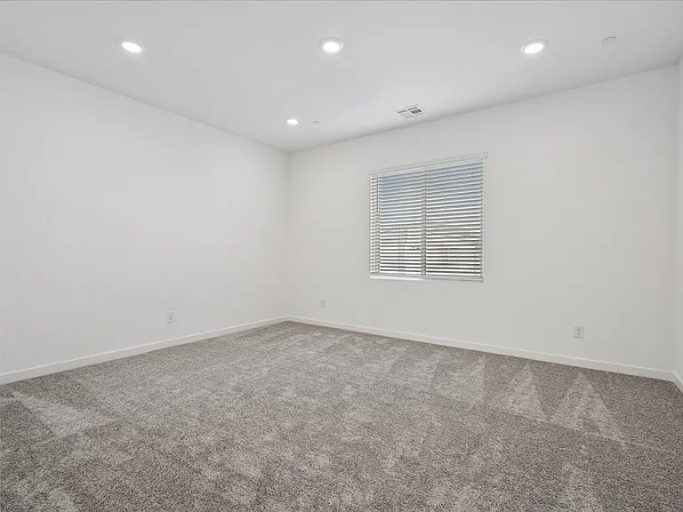311 Mount Tyndall St — Photo 34