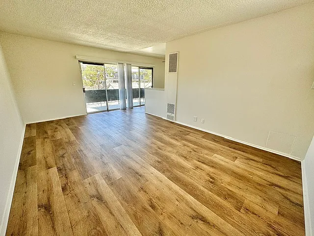 238 W Elm Ave #C — Photo 23