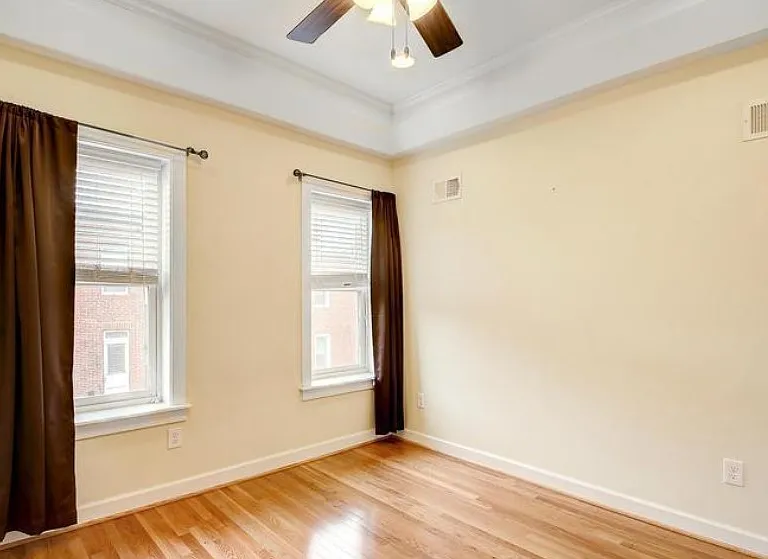 1538 Clarkson St — Photo 15