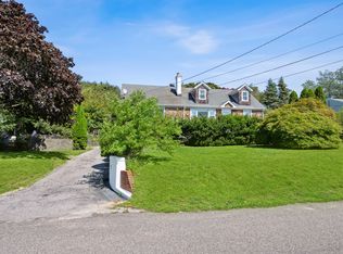 68 Cliff Dr, Sag Harbor, NY 11963