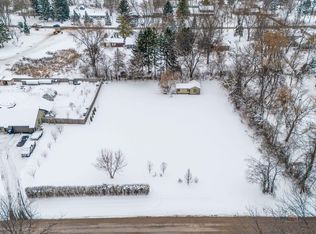 16655 W Applewood Ct, Gurnee, IL 60031