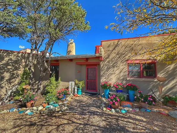 174 Hondo Seco Hwy, Arroyo Seco, NM 87514