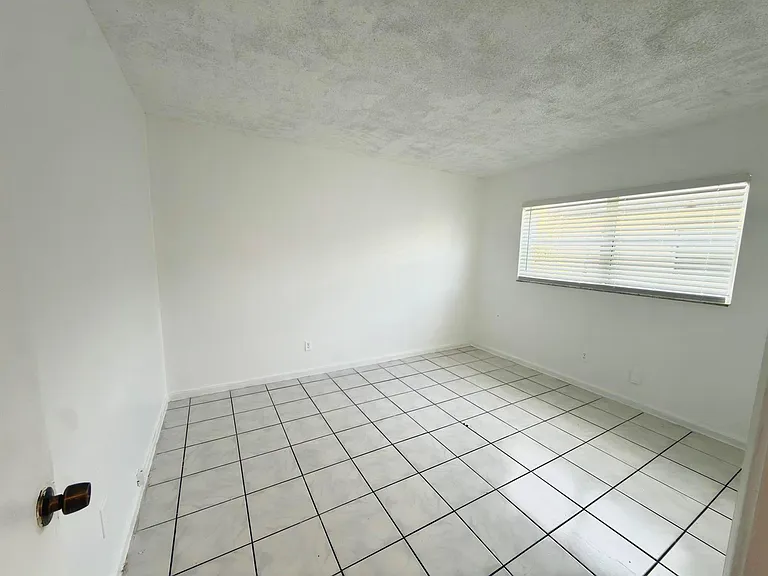 7643 NW 74th Ave — Photo 8