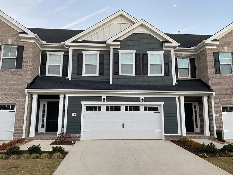 Carriage Bend Ln — Photo 2