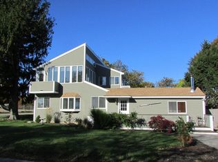 19 Skytop Rd, Ipswich, MA 01938